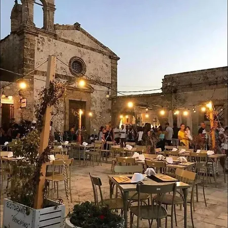 Holidays * Noto